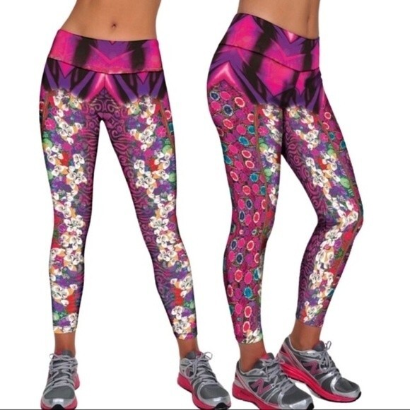 Bia Brazil Renaissance Neon Pink Print Crops  One Size NWT - Picture 1 of 9